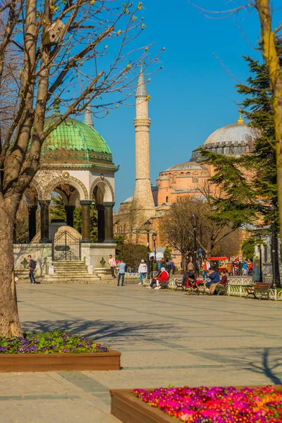 Istanbul Turquia Hagia Sophia Fonte Pedra Alemã Octogonal Praça Sultanahmed — Fotografia de Stock