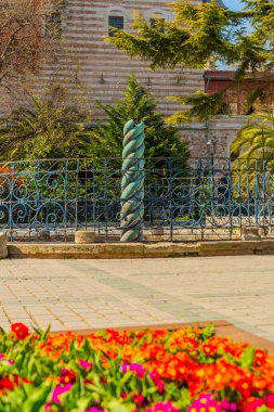 Serpentine Column, Delphi Tripod veya Plataean Tripod İstanbul, Türkiye 'deki İstanbul Hipodromu' nda bulunan antik bir bronz sütundur.