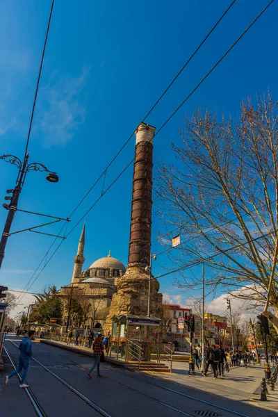 Istanbul Turquia Mesquita Atik Ali Pasha Coluna Constantino Istambul Turquia — Fotografia de Stock
