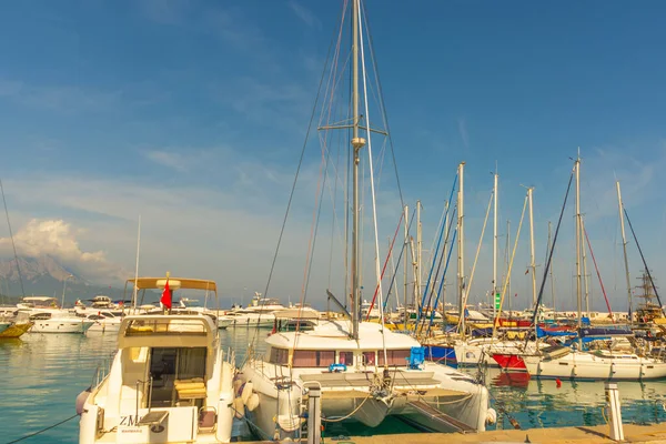 Kemer Turquía Yates Blancos Puerto Marítimo Kemer Provincia Antalya Turquía —  Fotos de Stock