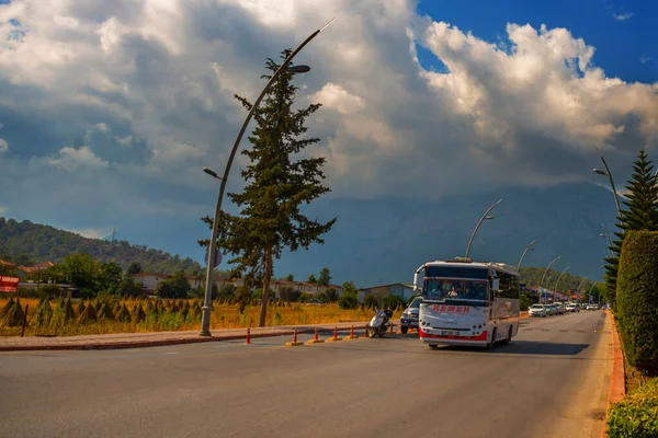 Kemer Turkey Centrale Straat Met Auto Bussen Kemer Kemer Een — Stockfoto