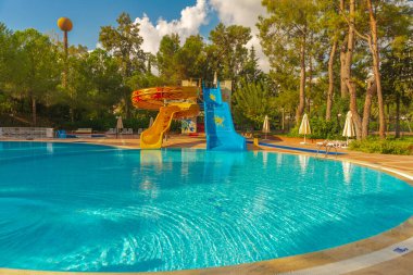 KEMER, TURKEY: Antalya sahilinin Kemer yakınlarındaki Moonlight Park 'ta havuz manzarası.
