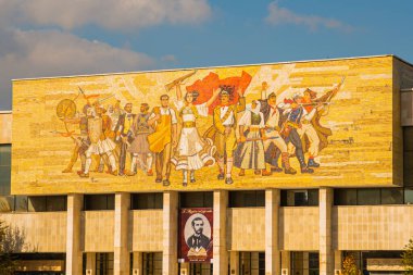 Tiran, ALBANIA: Tiran 'da Ulusal Tarih Müzesi. Tiran Arnavutluk 'un başkenti.