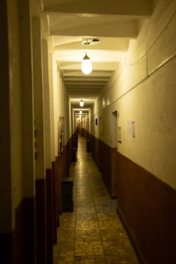 Tiran, ALBANIA: Tiran 'da bir askeri sığınağın içi, şimdilerde Arnavutluk' un Bunker Sanat Müzesi.