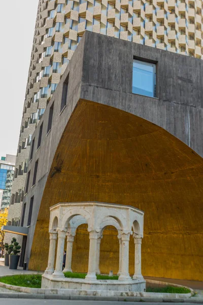 Tirana Albania Starověká Hrobka Kaplana Paši Hotel Plaza Věž Tid — Stock fotografie