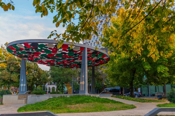 Tirana Albania Monumento Amistad Centro Tirana Conmemoración Amistad Entre Pueblo — Foto de Stock