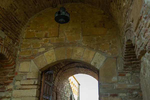 Apollonia Albânia Antiga Muralha Pedra Entrada Para Mosteiro Pojan Santa — Fotografia de Stock