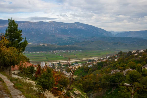 Gjirokastra Albania Miasto Gjirokastra Widok Góry Miasta Zamek Wskazówka Dla — Zdjęcie stockowe