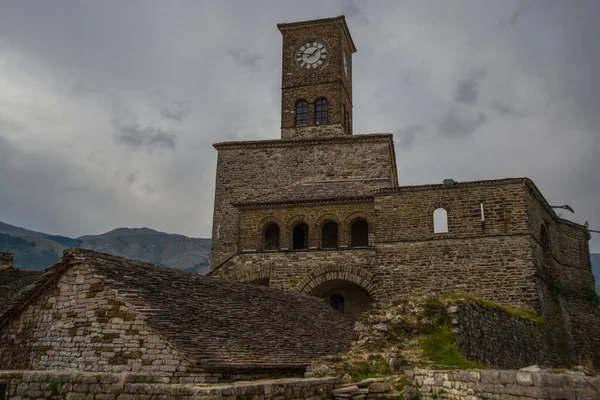 Gjirokastra Albania Antigua Torre Del Reloj Castillo Gjirokastra Patrimonio Humanidad — Foto de Stock