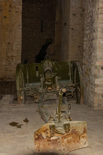 Gjirokastra Αλβανια Σειρά Κανονιών Από Δεύτερο Παγκόσμιο Πόλεμο Στο Φρούριο — Φωτογραφία Αρχείου