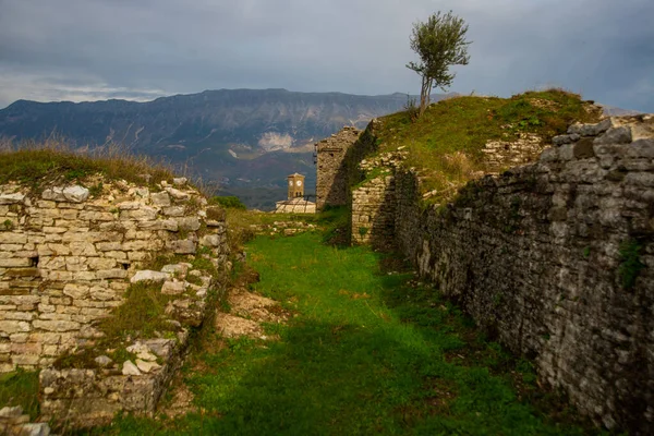 ジロカストラ アルバニア ジロカストラ城の旧時計塔 ユネスコ世界遺産 — ストック写真