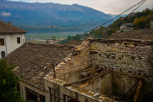 Gjirokastra Albania Widok Góry Stare Dachy Domów Mieście Gjirokastra Lista — Zdjęcie stockowe