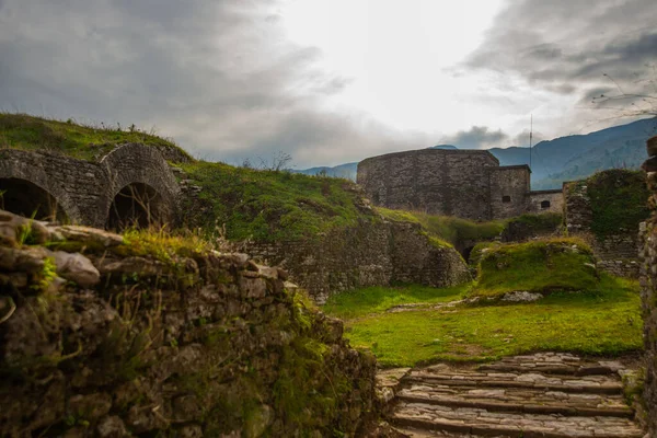 Gjirokastra Albania Vista Antigua Fortaleza Murallas Gjirokastra Patrimonio Humanidad Unesco —  Fotos de Stock