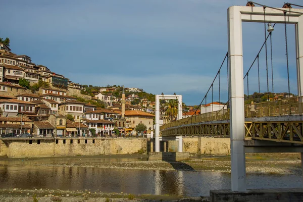 Berat Albania Пешеходный Мост Через Реку Осум Старом Городе Берат — стоковое фото