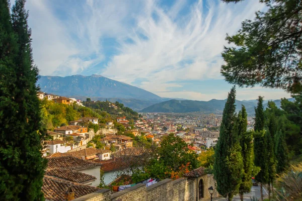 Berat Albania Όμορφο Τοπίο Θέα Στο Βουνό Στο Μπεράτ Της — Φωτογραφία Αρχείου