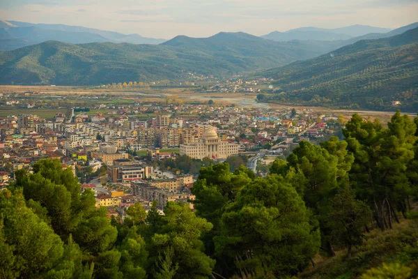 Berat Albania 古いベラット城の要塞の壁からのトップビュー ユネスコ世界遺産 — ストック写真