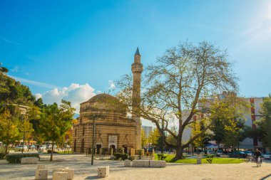 VLORA / VLORE, ALBANIA: Vlora 'daki ünlü Muradie Camii manzarası.