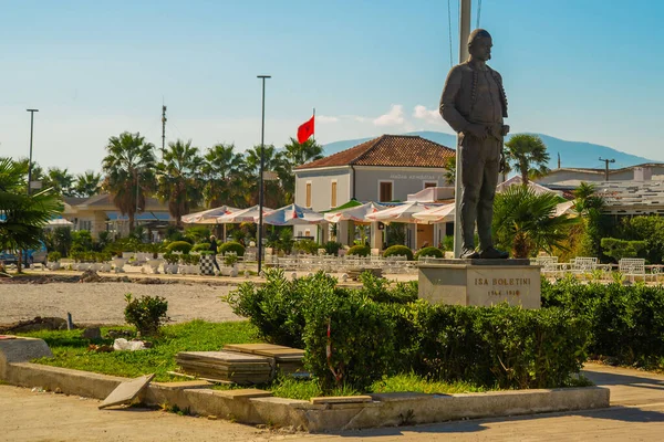 Vlora Vlore Albania Άγαλμα Της Isa Boletini Στη Βλόρα Της — Φωτογραφία Αρχείου