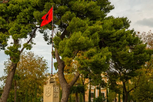 Vlora Vlore Albania Monumen Tiang Bendera Patung Yang Dihiasi Dengan — Stok Foto
