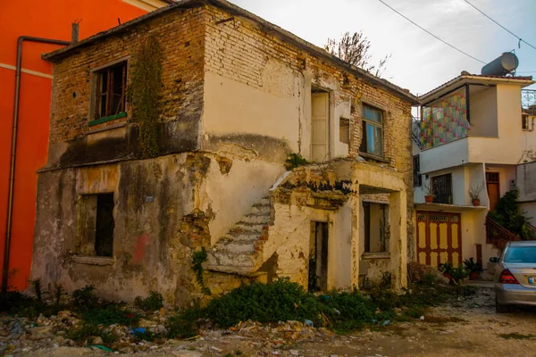 Vlora Vlore Albania Gamla Och Ruinerade Hus Centrum Staden — Stockfoto