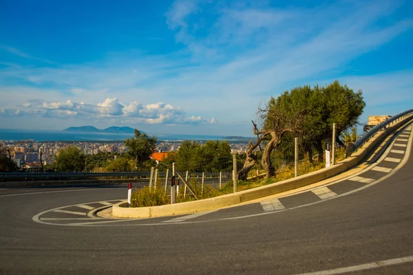 Vlora Vlore Albania Asfalterad Väg Går Serpentin Utsikt Över Staden — Stockfoto