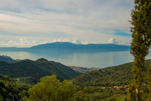 Kanine Albania ヴローラの町の近くの美しい風景 — ストック写真