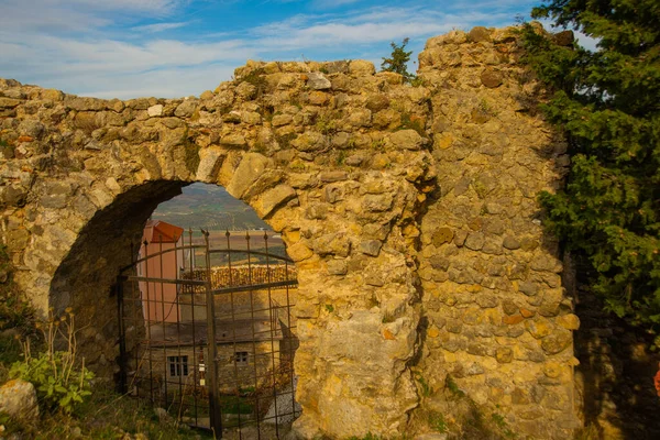 Pemandangan Indah Dengan Pemandangan Dinding Benteng Tua Kastil Kanina Wilayah — Stok Foto