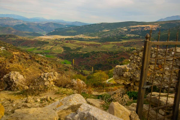 Kanine Albanien Vackert Landskap Med Utsikt Över Gamla Fästningsmurarna Kanina — Stockfoto