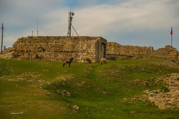 Kanine Albania Hermoso Paisaje Con Vistas Las Antiguas Murallas Fortaleza —  Fotos de Stock