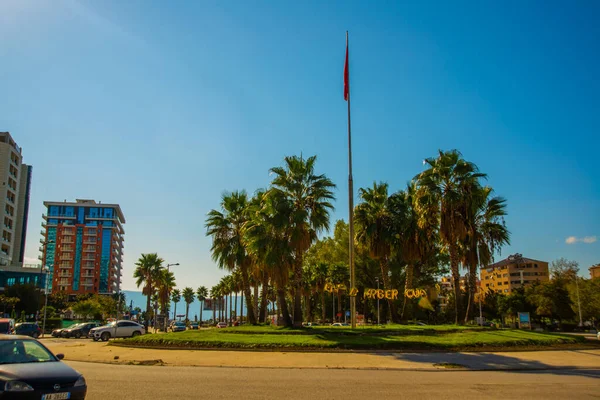 Vlora Vlore Albania Γύρος Στο Κέντρο Του Οποίου Βρίσκεται Σημαία — Φωτογραφία Αρχείου