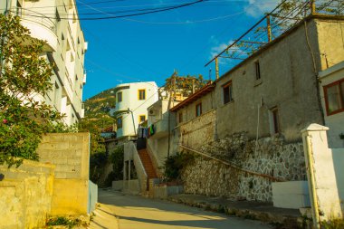 VLORA / VLORE, ALBANIA: Arnavutluk 'un Vlora kentinde geleneksel özel evler.