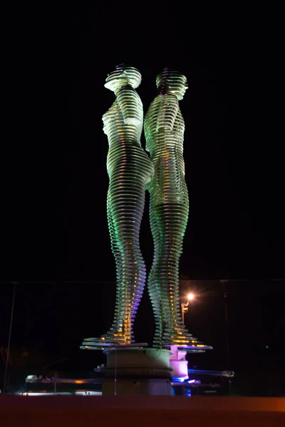 Ali Nino Standbeeld Nachts Landschap Batumi Een Uniek Beeldhouwwerk Van — Stockfoto