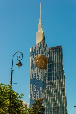 BATUMI, GEORGIA: Gürcistan 'ın Adjara bölgesindeki Karadeniz Teknoloji Üniversitesi' nin inşasında küçük dönme dolap.