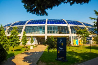 BATUMI, GEORGIA: Batumi Dolphinarium Batumi. Sergi 700 kadar seyirciye bir gösteri sunuyor. Gösteri Gürcüce, İngilizce ve Rusça olarak gerçekleştirilir..