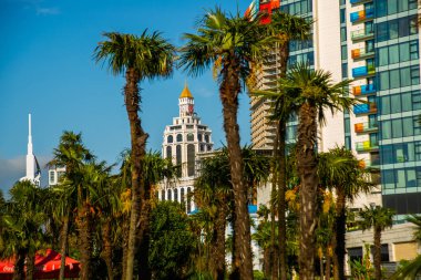 BATUMI, GEORGIA: Gürcistan 'ın Adjara bölgesindeki Rustaveli Bulvarı' ndaki şehir merkezinde 5 yıldızlı Sheraton Batumi Hotel 'in cephesi.