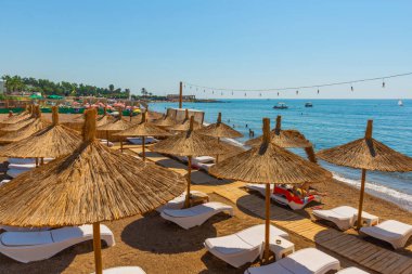 Türkiye 'nin Antalya kentinde Akdeniz kıyısındaki Lara plajında güzel bir manzara