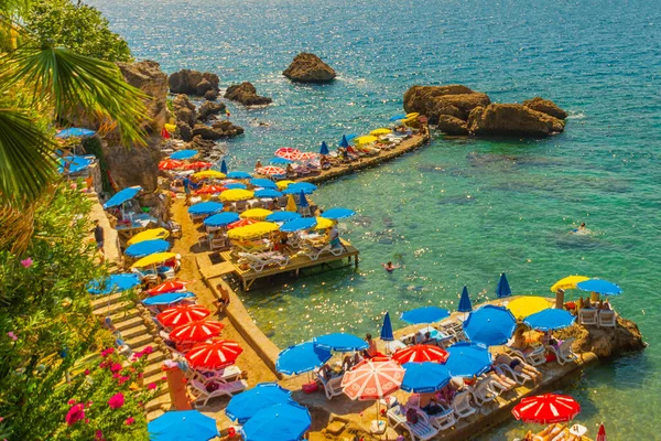 Antalya Turquie Parasols Colorés Sur Plage Mermerli Dans Centre Antalya — Photo