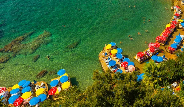 Antalya Turquía Paraguas Coloridas Playa Mermerli Centro Antalya Hermosa Playa — Foto de Stock