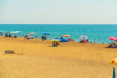 ANTALYA, TURKEY: Lara plajındaki kıyı şeridi manzarası, Antalya, Türkiye.