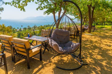 Kafenin, Akdeniz 'in ve Türkiye' nin Antalya kentindeki dağların güzel manzarası.