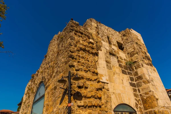 Antalia Turchia Antica Torre Della Fortezza Pietra Antalya Centro Storico — Foto Stock