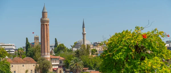 Masjid Yivli Minare Adalah Markah Tanah Antalyas Kota Tua Kaleici — Stok Foto