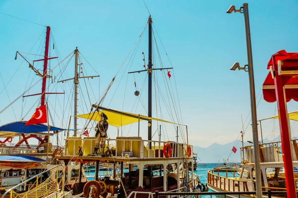 Antalya Turquía Buque Vela Artesanal Placer Decorado Como Pirata Sobre — Foto de Stock