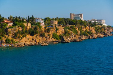 ANTALYA, TURKEY: Türkiye 'nin Antalya kentinde güneşli bir yaz gününde Atatürk Parkı' ndan deniz ve şehir manzarası.