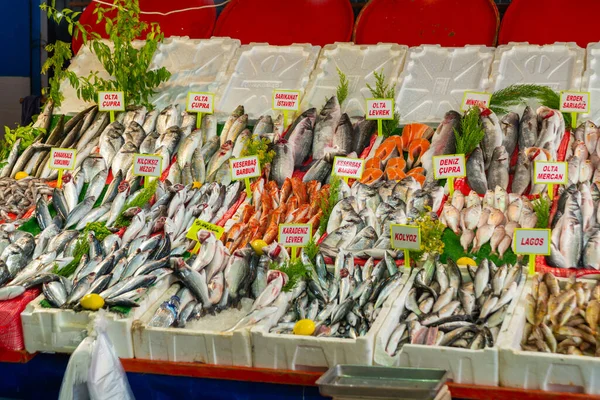 Antalya Turquía Venta Pescado Mercado Callejero Bazar Tradicional Turco Comestibles — Foto de Stock