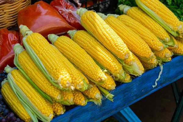 Antalya Turquía Venta Maíz Amarillo Mercado Callejero Bazar Tradicional Turco — Foto de Stock