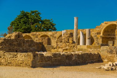 Güzelim bir yaz gününde, Antalya, Türkiye 'de Apollo Tapınağı' nın kalıntıları