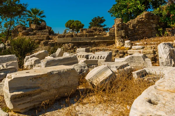 Lado Turquía Antiguas Ruinas Ciudad Side Soleado Día Verano Sobre — Foto de Stock