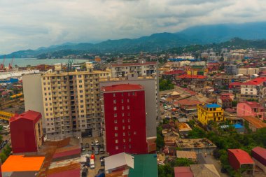 BATUMI, GEORGIA: Bulutlu bir yaz gününde Batumi şehrinin güzel manzarası.