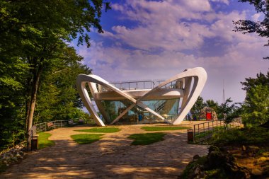 SATAPLIA, KUTAISI, IMERETI, GEORGIA: Sataplia gözlem güvertesinin yakınındaki alışılmadık bir restoran.